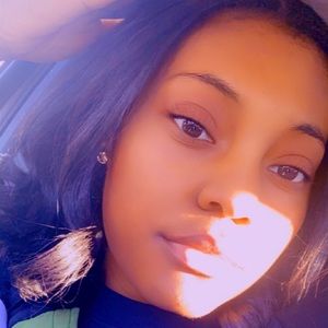 Meet your Posher, Akiko